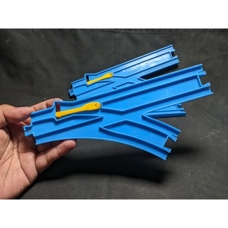 Rel Takara Tomy R-11 b