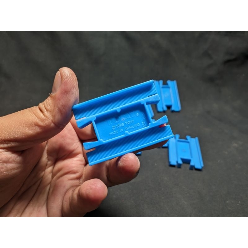 Rel Takara Tomy R-20 sambungan