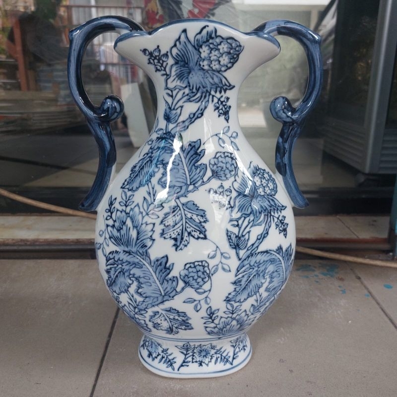 vas keramik biru putih kuping/guci pot bunga pajangan keramik biru putih