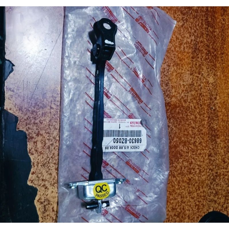 STOPPER CHECK DOOR PINTU BELAKANG KANAN RH RUSH TERIOS ORIGINAL