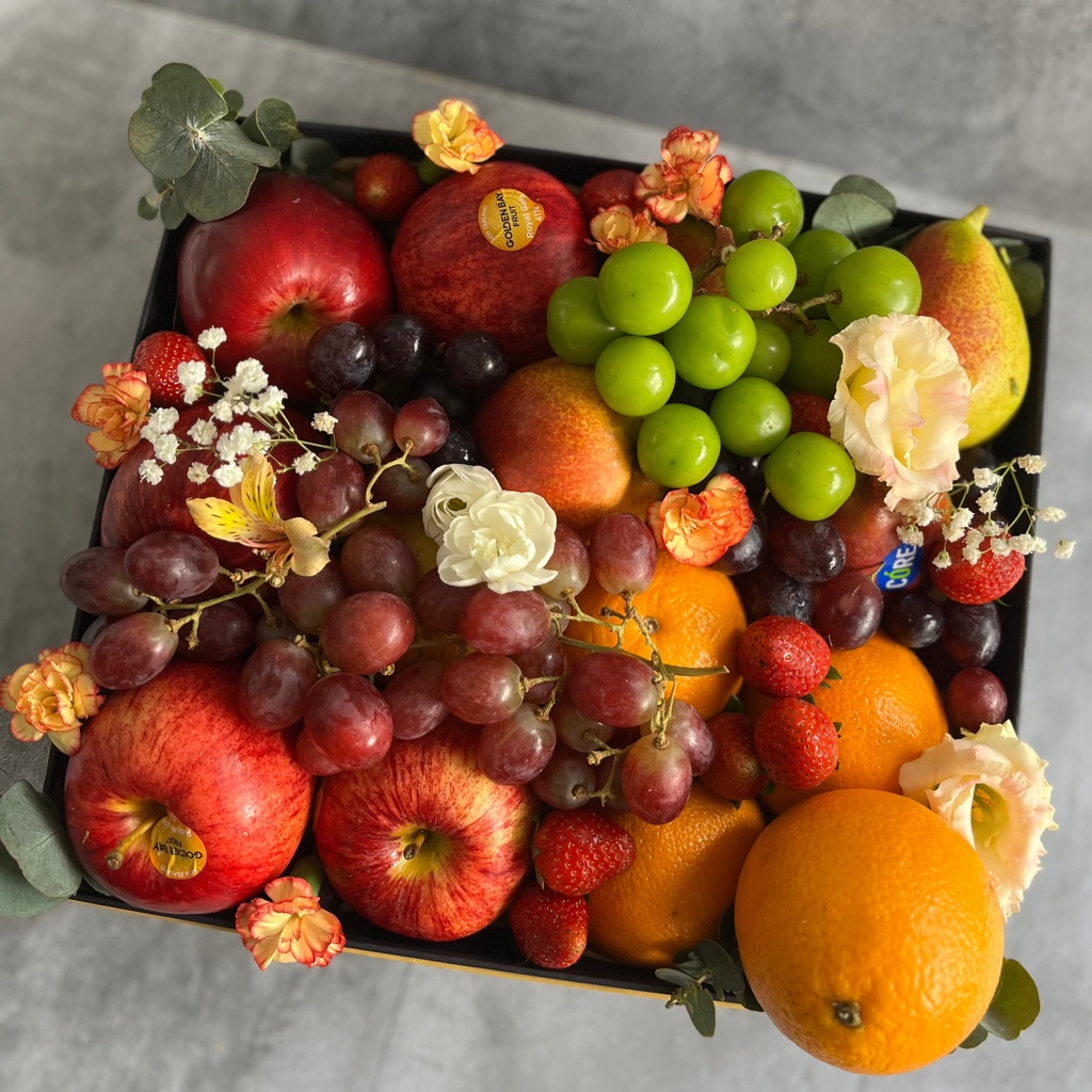 

Colorful Fruit Box by Le Bliss | Parcel Buah Modern Fruit Hamper Cirebon