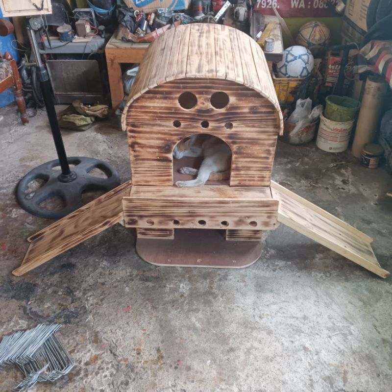 Kandang Rumah Kucing Kayu Tingkat