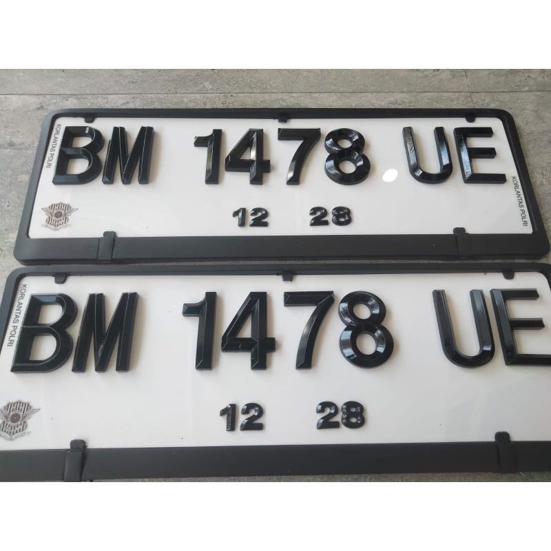 Plat Nomor Mobil Timbul Model Lancip Segilima - Gratis Cover