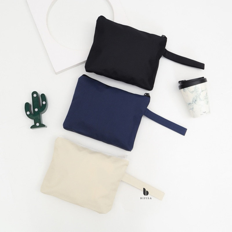 

Pouch Kanvas Besar Water Resist 25x20 Tempat Makeup Tempat Pensil Canvas Dompet Dinir D300