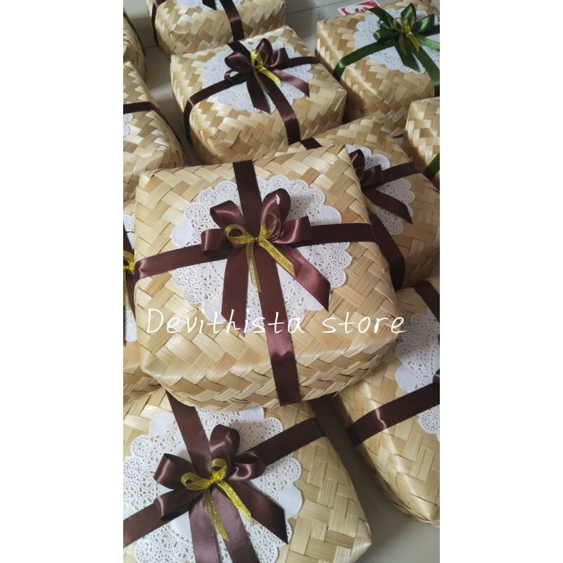 Besek bambu kombinasi pita 20x20 sepasang