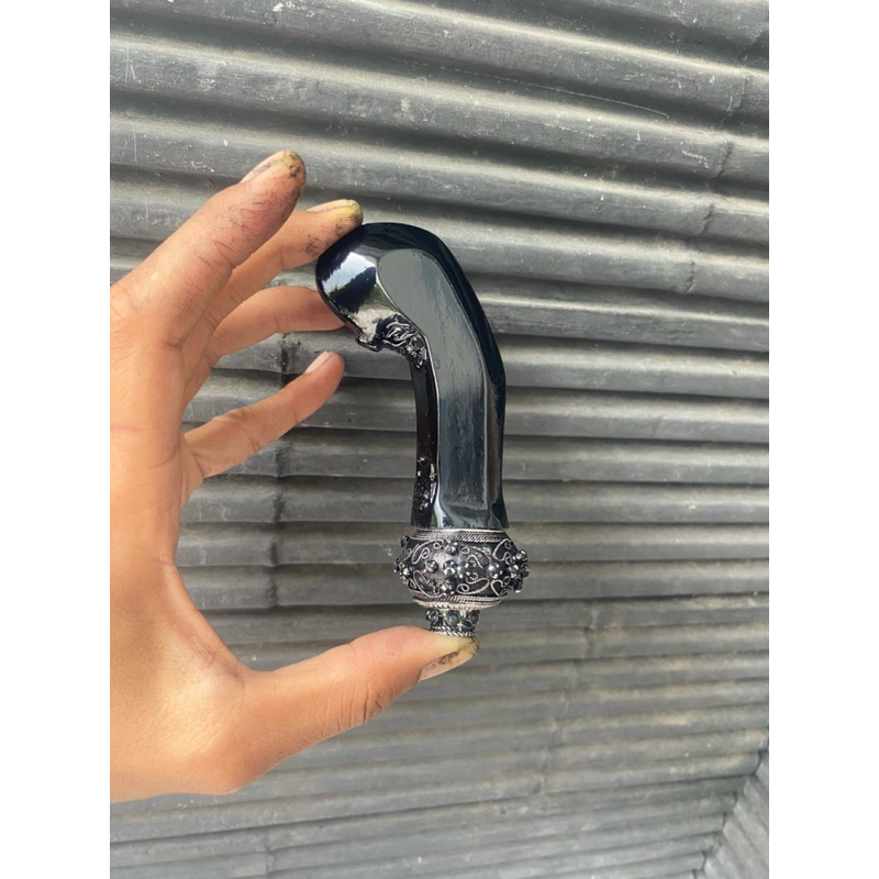 deder mendak selut solo hitam