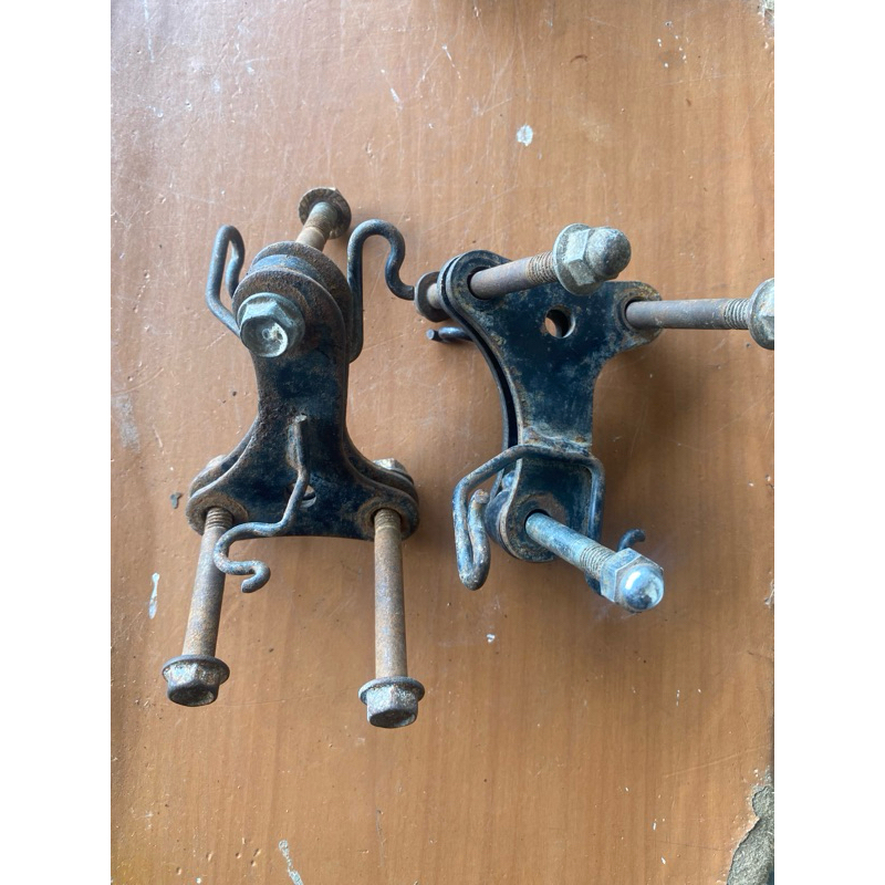 Pangkon Mesin Atas Megapro Original Copotan