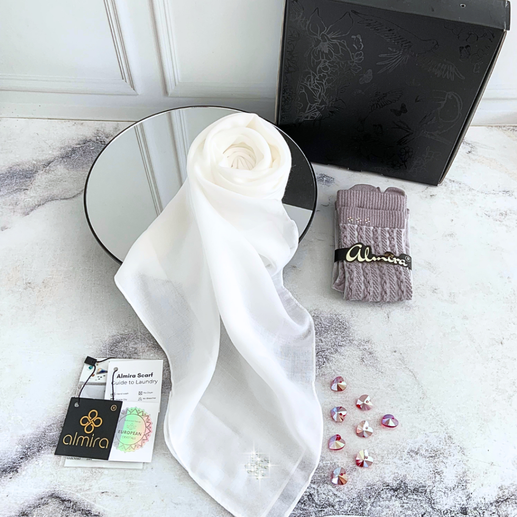 ALMIRA SHINE VOAL PREMIUM SCARF Kerudung Hijab Segi Empat Broken White Putih Tulang