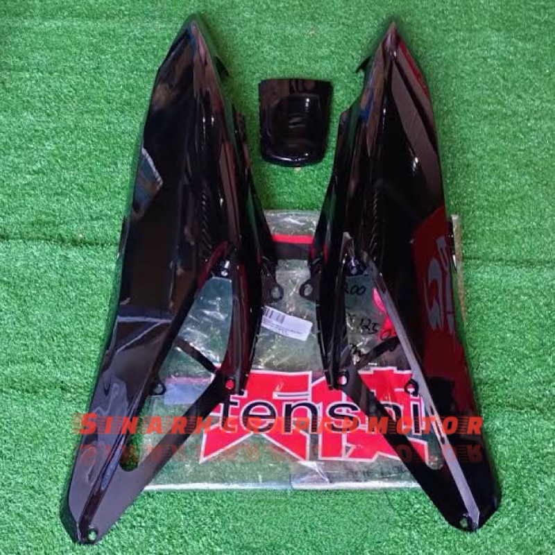 Cover Body / Tutup Body Kanan Kiri + Cover Lampu Stop Supra X 125 New 2007 [HITAM] Merk TENSHI / STR