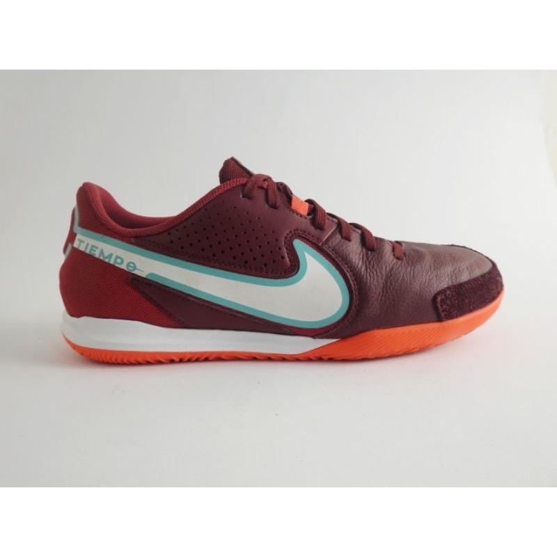 Sepatu Futsal Nike Tiempo in