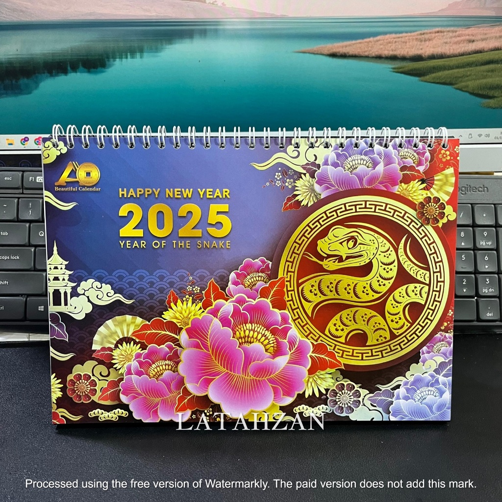 

KALENDER MEJA JUMBO CATATAN TAHUN 2025