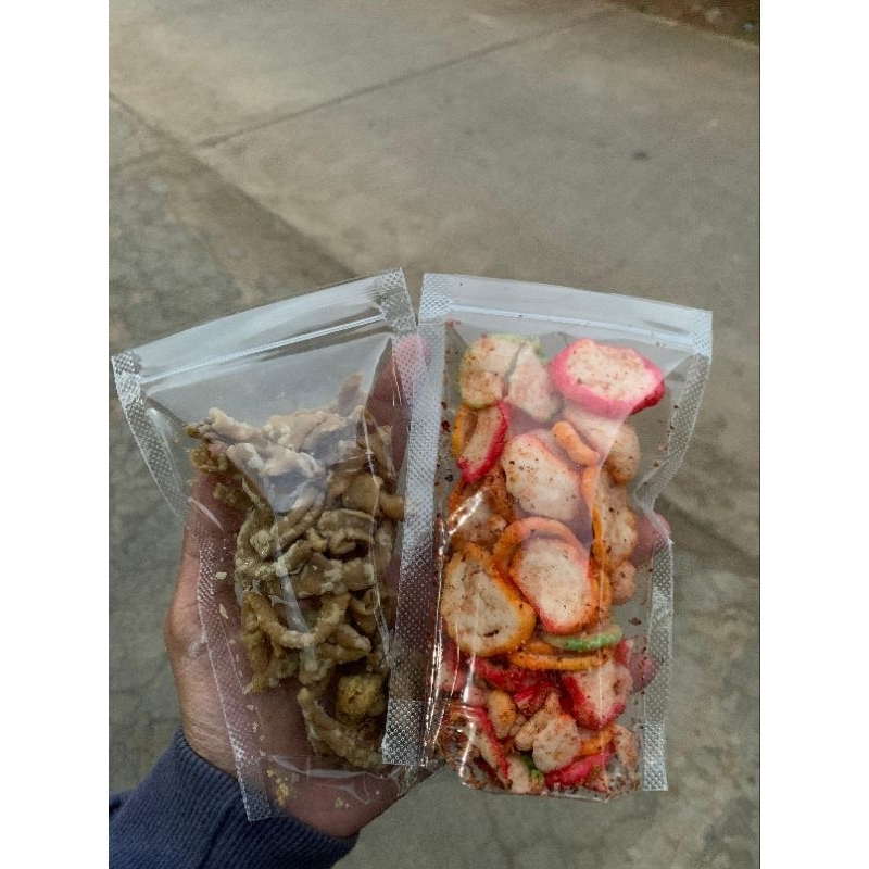 

Usus krispi/krupuk seblak