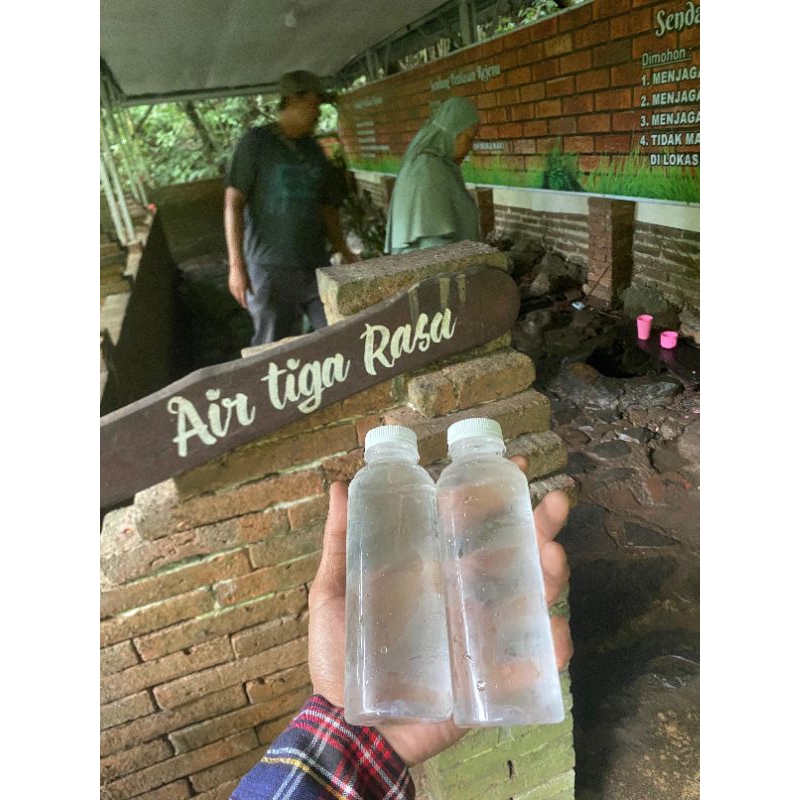 

Tirta Air suci Gunung muria Sendang 3 rasa penyembuh segela penyakit 250ml