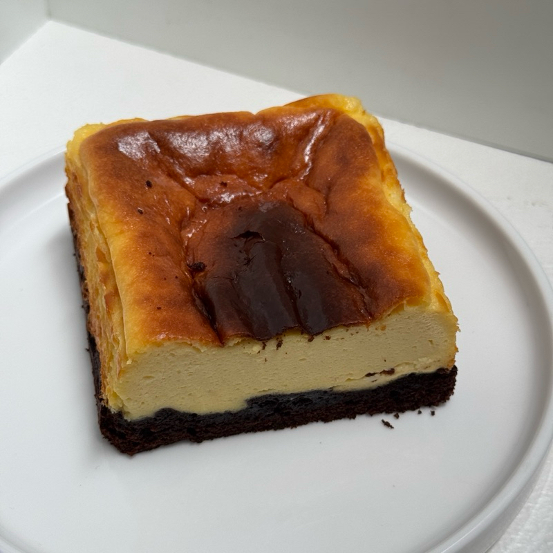 

[Whispers] BROWNIES CHEESECAKE - Baked by Larei (baca deskripsi)