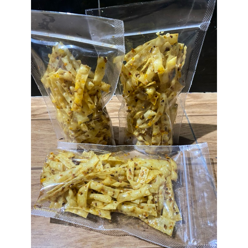 

KripikPangsitPedas gurih renyah