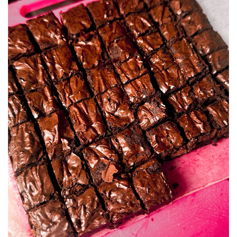 

Premium Fudgy Brownies Sekat (Isi Cadburry)