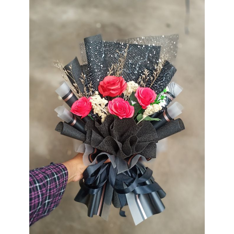 buket bunga / buket estetik / buket mawar /buket hitam mewah