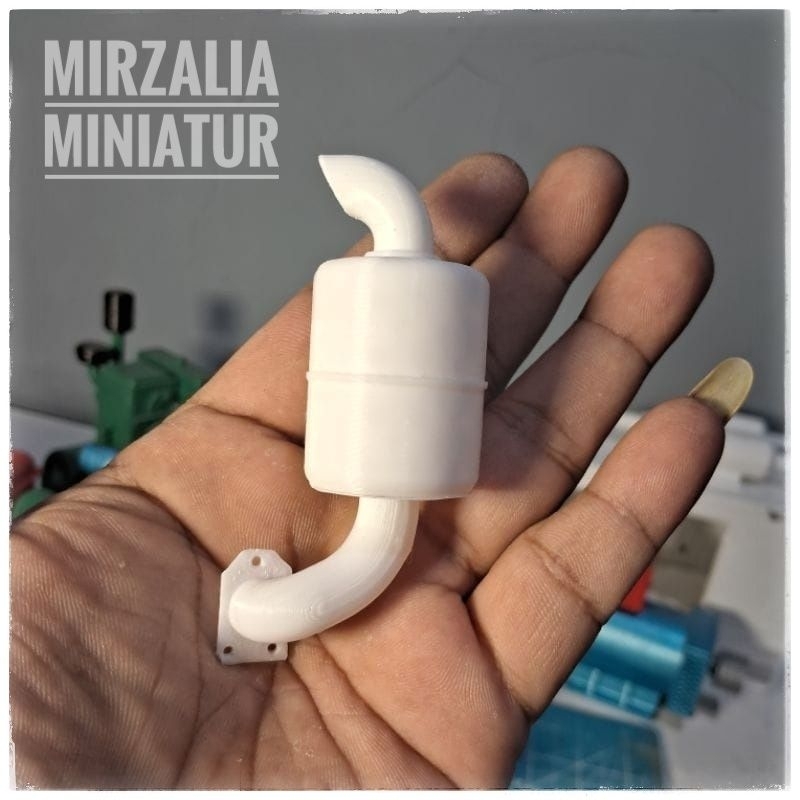 Miniatur kenalpot model mesin diesel dongfeng