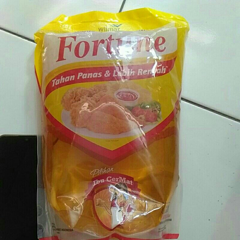 

minyak goreng fortn pouch isi 2 liter