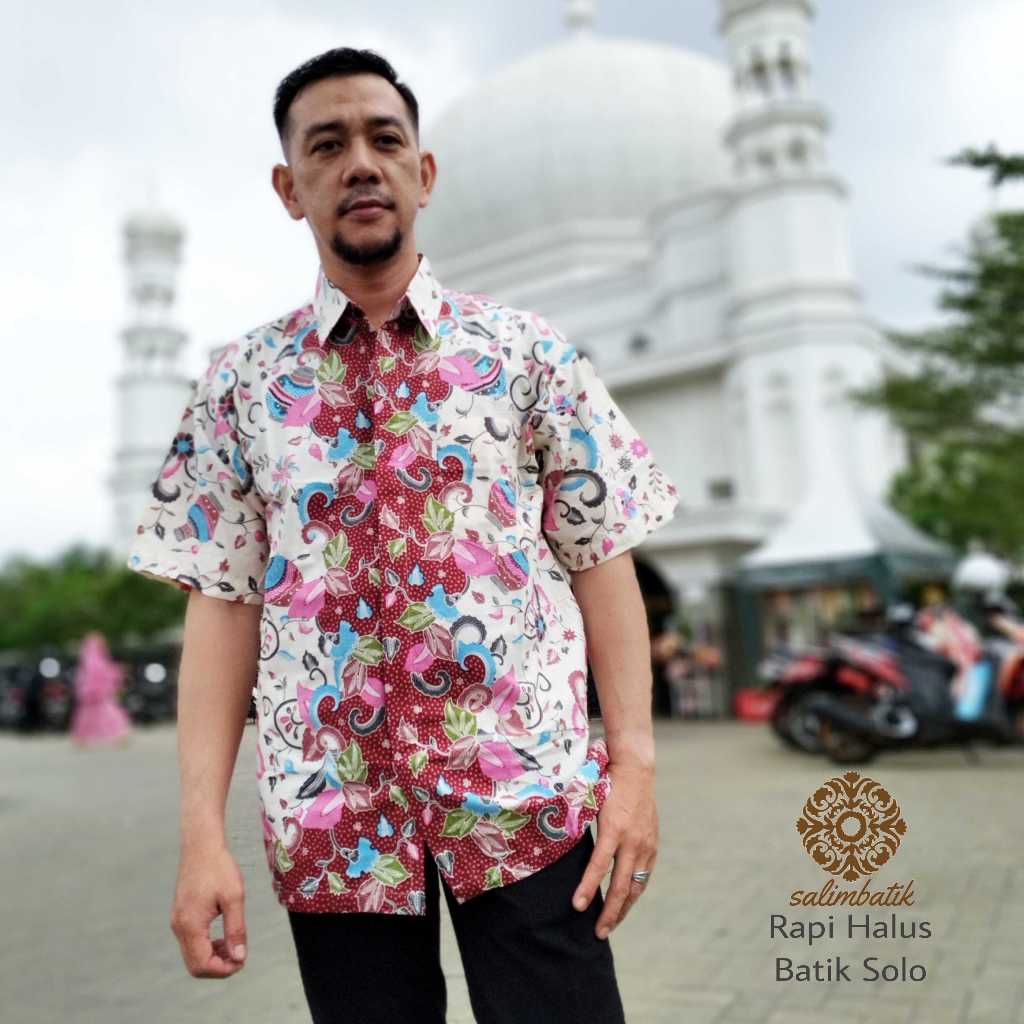 Baju Batik dari Pusat Batik Pasar Klewer Solo Indonesia