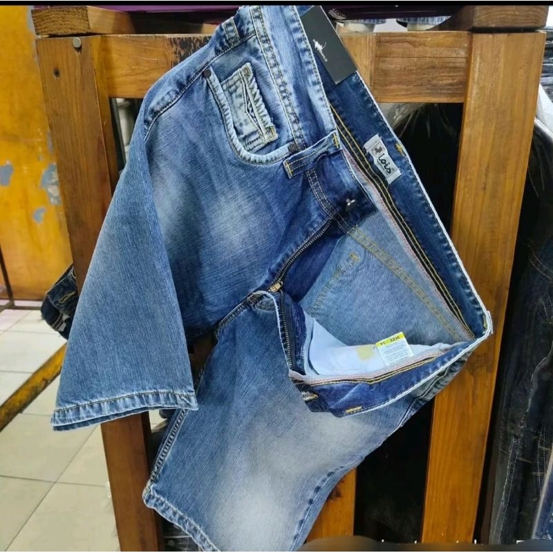 Celana jeans Levis Louis premium/celana pendek model terbaru/celana lois original