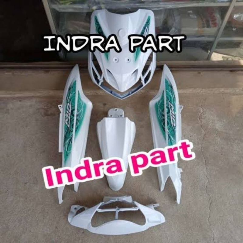 Cover Full Body Halus Mio Smile Warna Putih Plus Stiker Striping