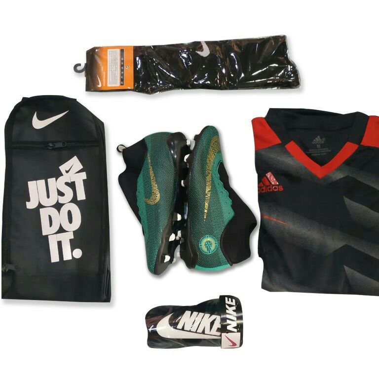 Borong Laris paket komplit Jersey Jersey random sepatu bola Nike Boots termurah dan terlengkap bisa 