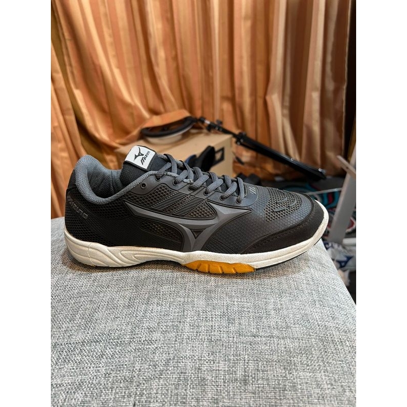 sepatu mizuno volly badminton running pria wanita