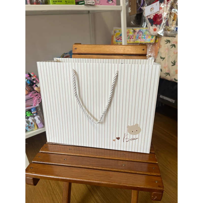 

Paper Bag Putih Bear Lucu Bahan Tebal Kualitas Tinggi