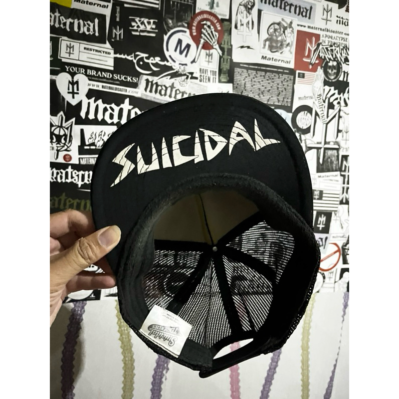 TOPI SUICIDAL TENDENCIES