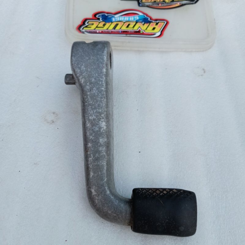 pijakan tuas pedal rem belakang vespa super sprint bajaj
