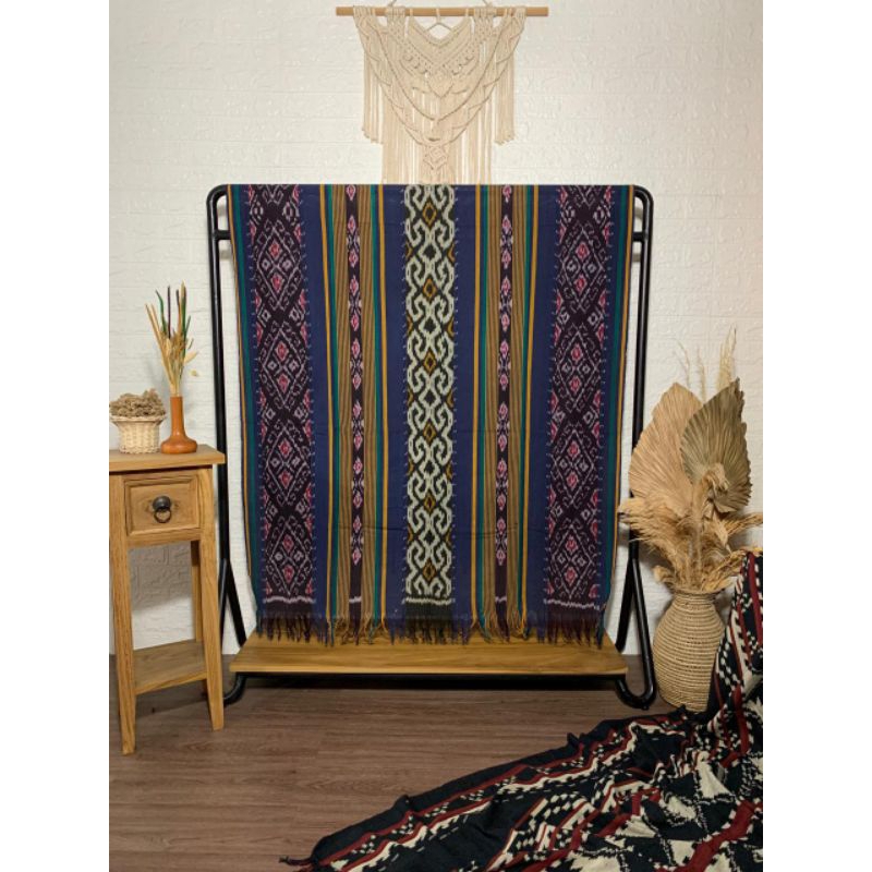 Kain Tenun etnik blanket Troso Toraja Kalimantan Sulawesi NTT NTB Sumba Flores Papua Lombok Jepara