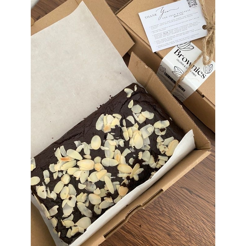 

Fudgy Brownies / Brownies Loyang 20×10 (Gluten Free, Dairy Free)