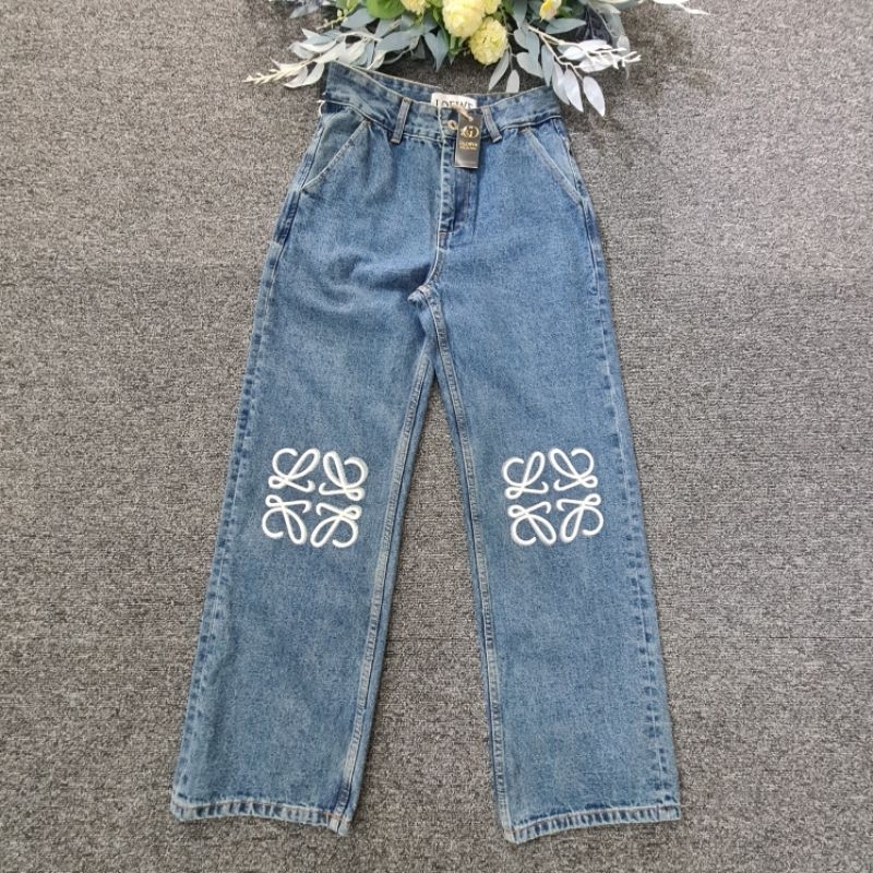 B048 Celana jeans Loewe