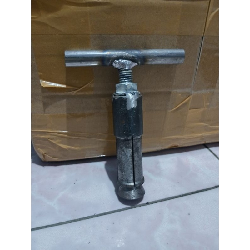 Tracker khusus cabut bearing remuk treker klaher roda motor hancur
