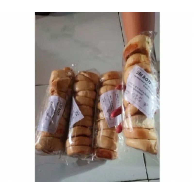 

roti bakpia gepeng kacang hijau dan coklat1pack isi 10 pcs