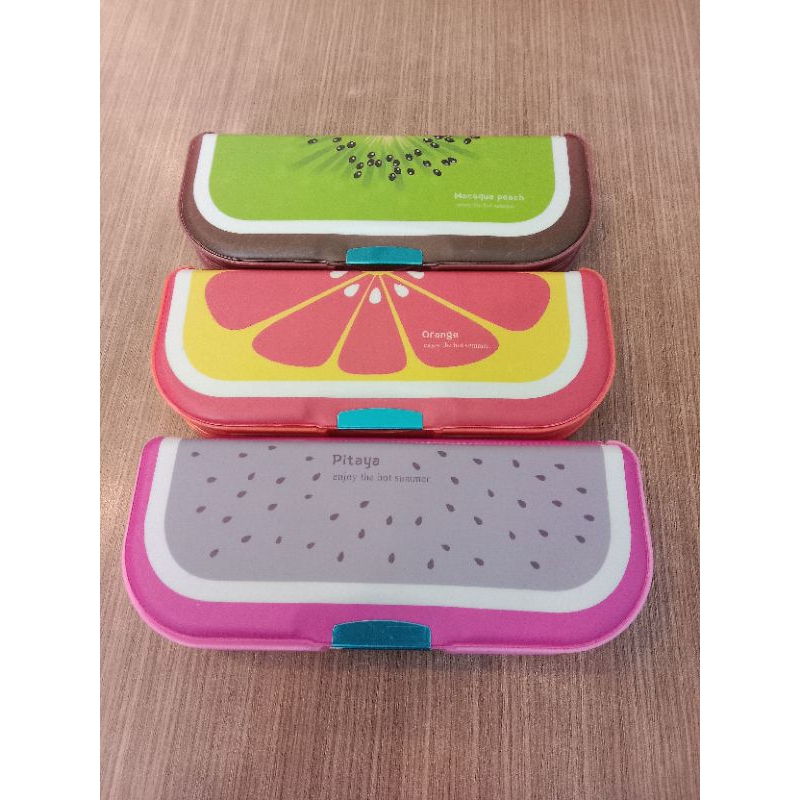 

Tempat Pensil Magnet Fruit