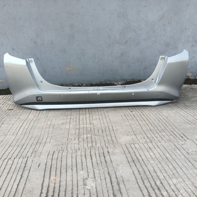 Bumper belakang Sigra