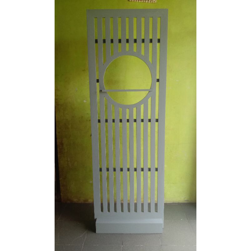 Penyekat ruangan kayu  / partisi ruangan minimalis