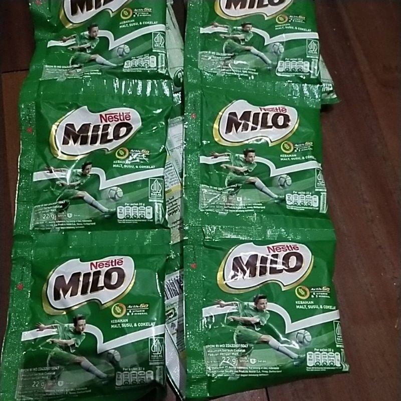 

Milo nestle kecil 1 renceng isi 10 * 22g