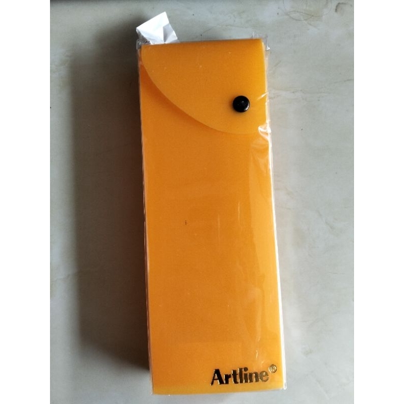 

Tempat pensil kotak Artline