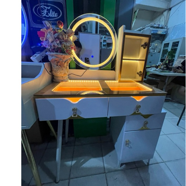 Meja Rias Import MDF / Meja Rias Set Kursi Led / Meja Rias Led Modern / Meja Rias Import Minimalis /