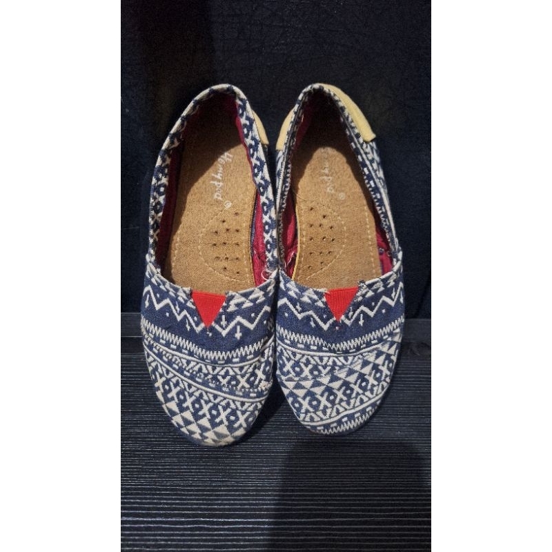 (PRELOVED) SEPATU SLIP ON HOMYPED