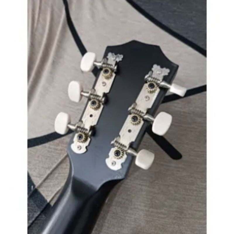 tuning guitar akustik