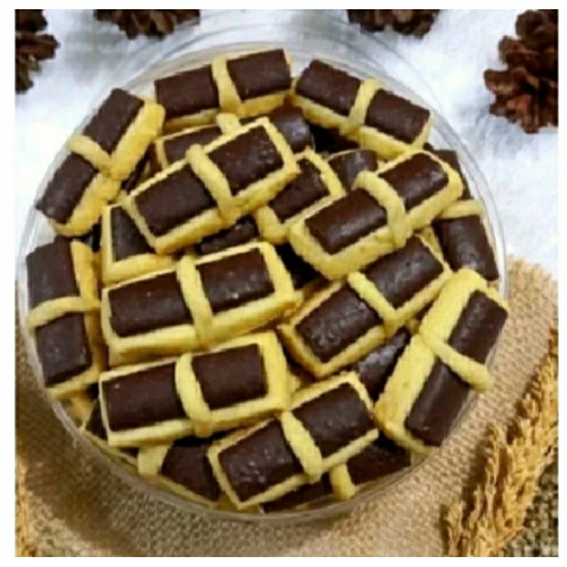 

Kue stik coklat by isa cookies (toples 600ml) (BEli 1 toples GRATIS 1 pouch kue semprit/sagu )