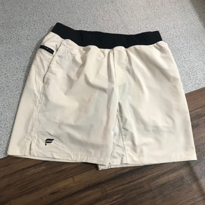 celana pendek running size L second bekas preloved