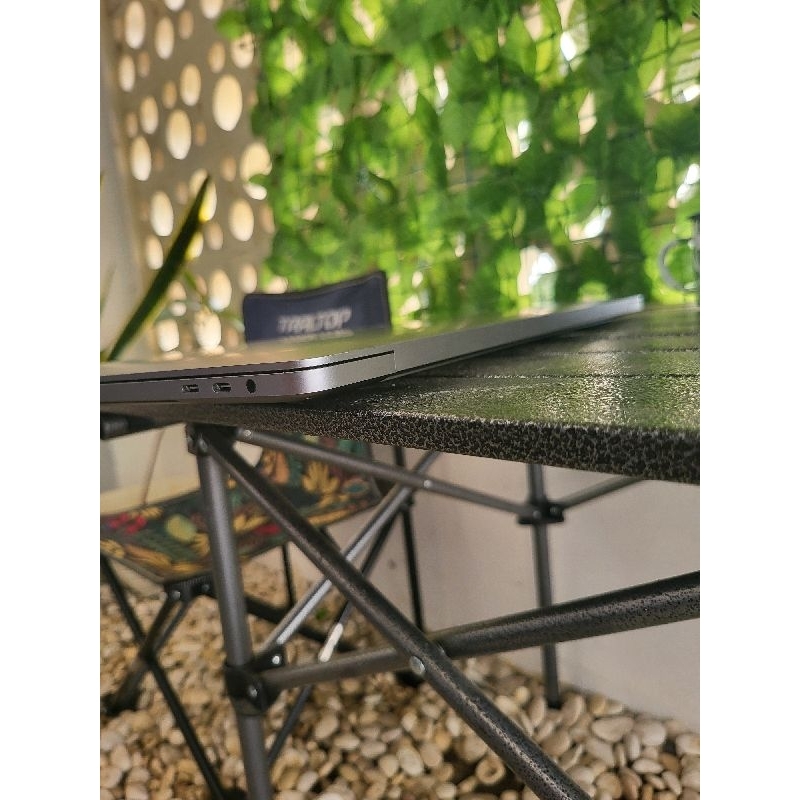 macbook Pro 16 inch 2019 core i7 8 core