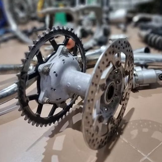 Teromol belakang + disk + gir Yamaha YZ 125 250 SE trail Original