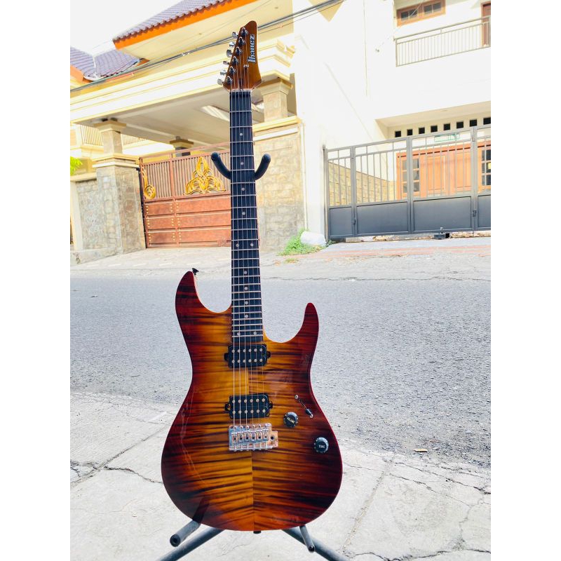 Gitar Ibanez AZ custom