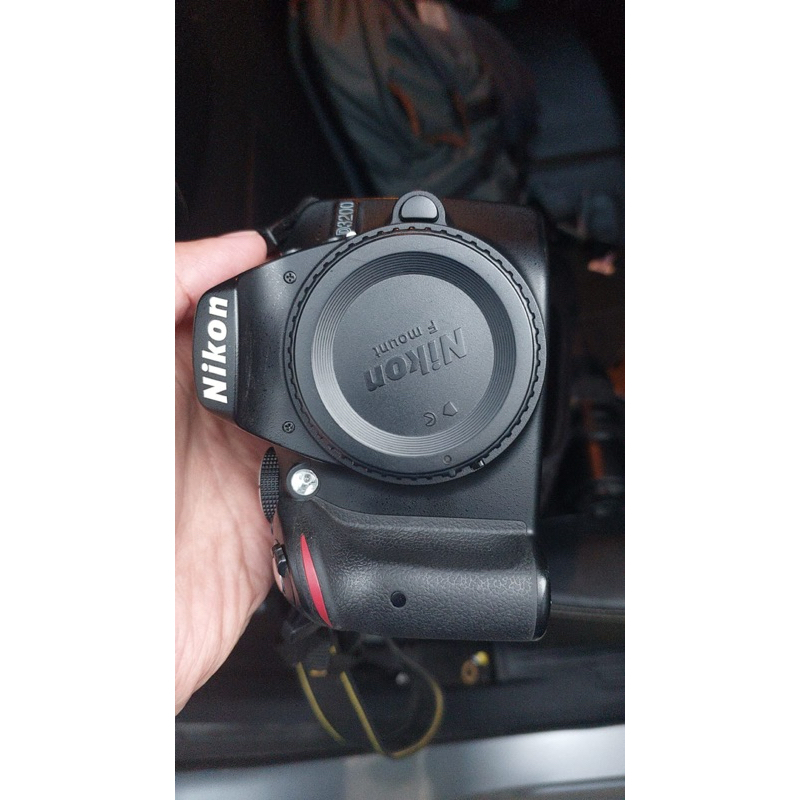 Nikon D3200 + lensa tele 70-300mm + lensa kit 18-55 mm